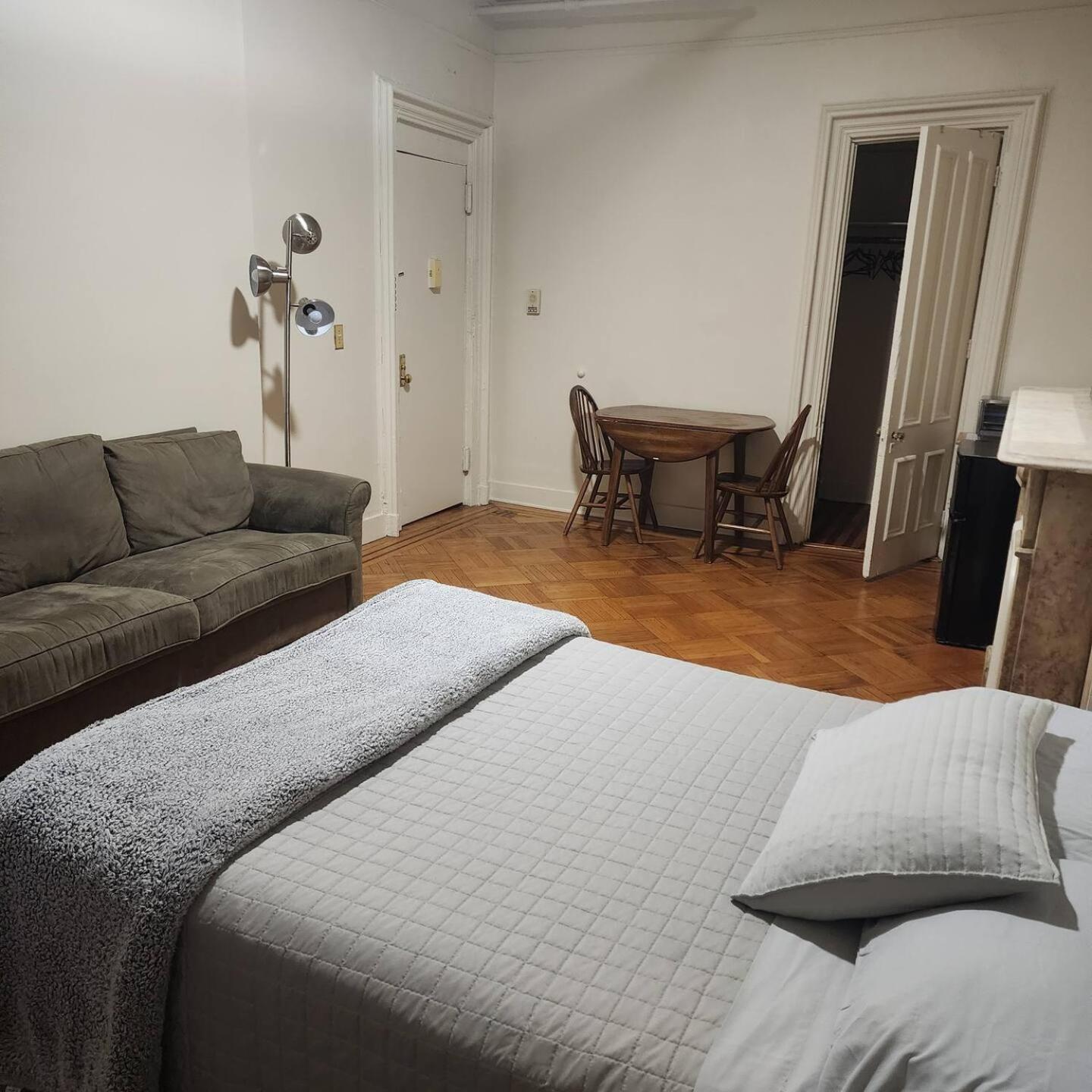 New York City Guest House 2 ภายนอก รูปภาพ